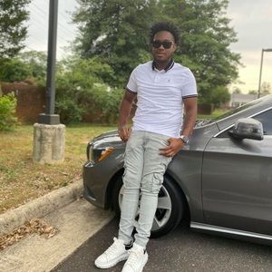 Meet your Posher, Dee